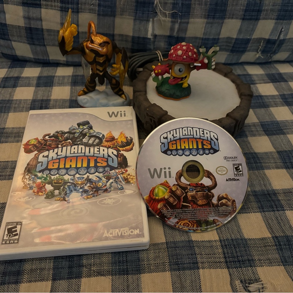 Skylanders Giants Starter Kit for Nintendo Wii